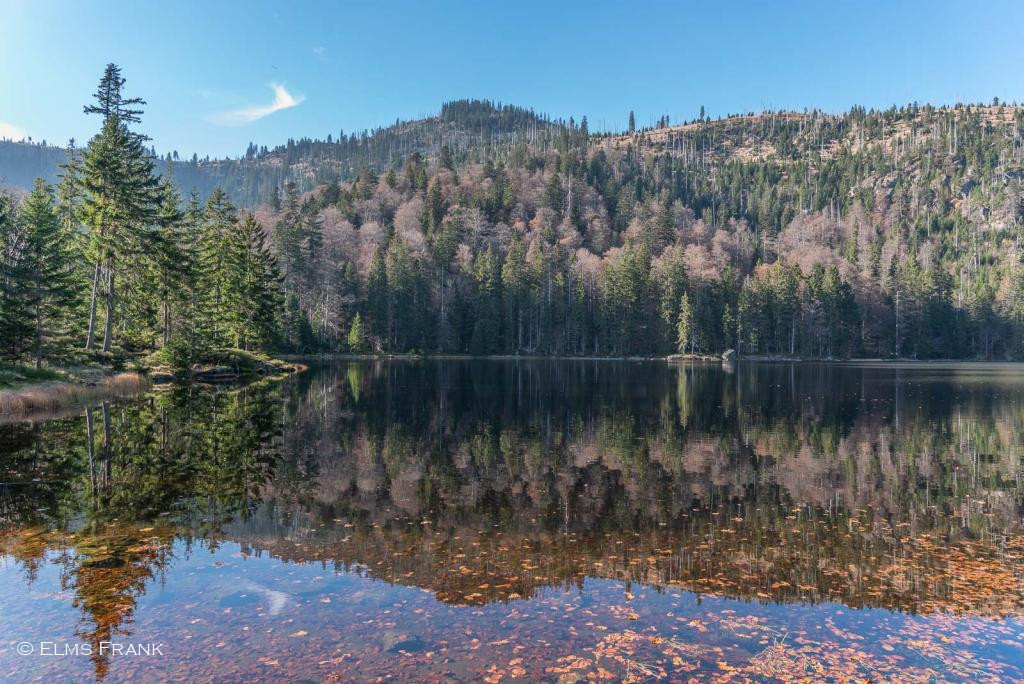 Rachelsee und Blick auf Rachel (1.452 m)